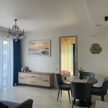 Apartamentai Monciskese Su Sildomu Baseinu Ir Terasa