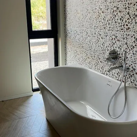Apartamentai Monciskese Su Sildomu Baseinu Ir Terasa Apartment