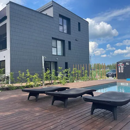 Apartamentai Monciskese Su Sildomu Baseinu Ir Terasa